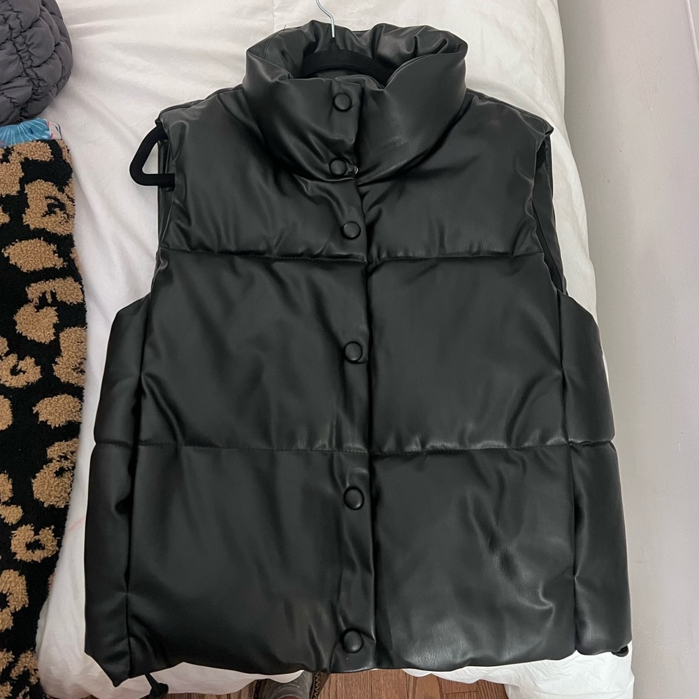 Zara Black vest puffer
